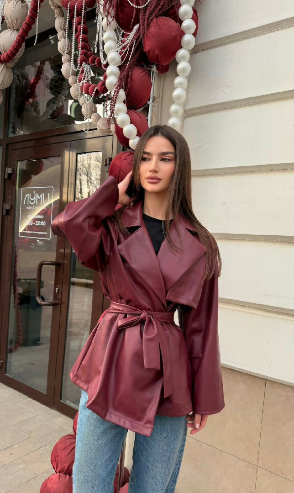 Trench court en cuir