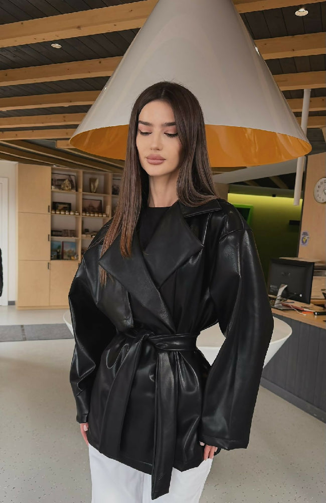 Trench court en cuir